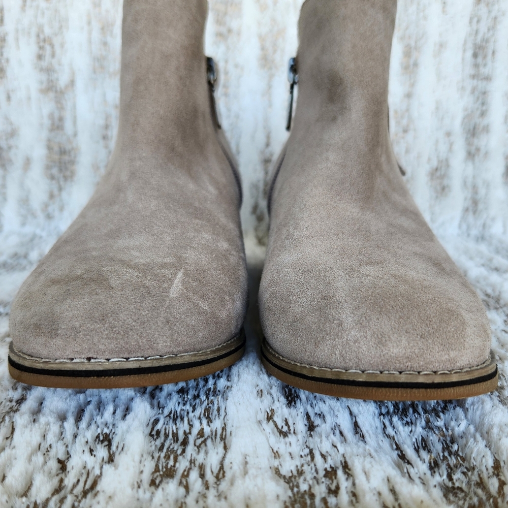 Blondo "Linda" Waterproof Beige Taupe Tan Suede Ankle Bootie | Women's Size 9.5 - Picture 4 of 12
